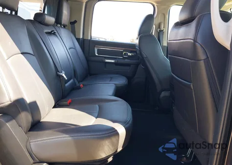 2017 Ram 1500 Laramie z USA, uszkodzony, nr VIN 1C6RR7NM1HS872955